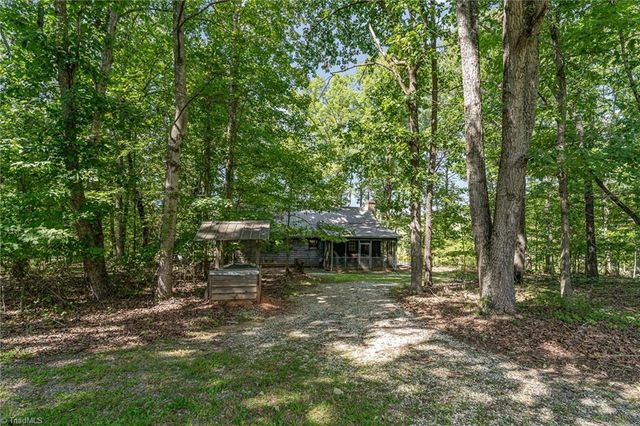 3607 NC Highway 268, Pilot Mountain, NC 27041