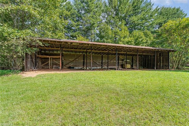 3607 NC Highway 268, Pilot Mountain, NC 27041