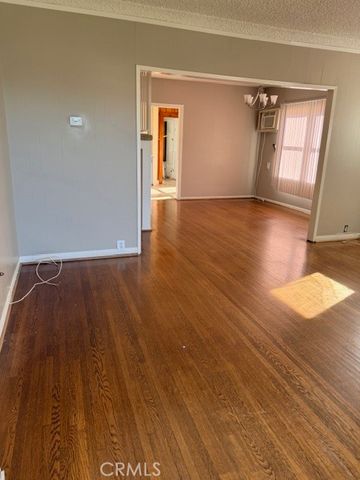 718 E Walnut, Burbank, CA 91501