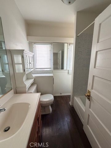 718 E Walnut, Burbank, CA 91501