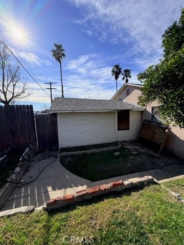 718 E Walnut, Burbank, CA 91501