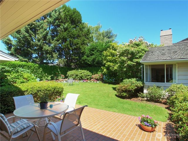 5715 63rd Avenue NE, Seattle, WA 98105