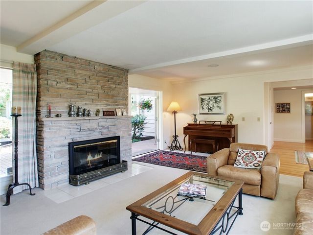5715 63rd Avenue NE, Seattle, WA 98105