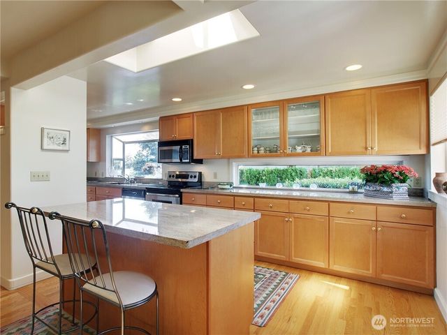 5715 63rd Avenue NE, Seattle, WA 98105