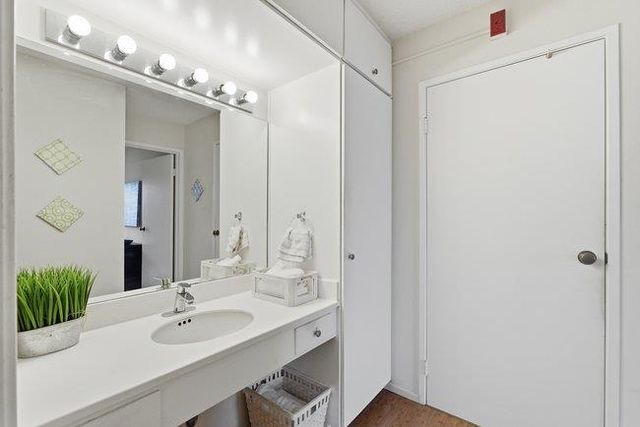 934 Peninsula Avenue 411, San Mateo, CA 94401