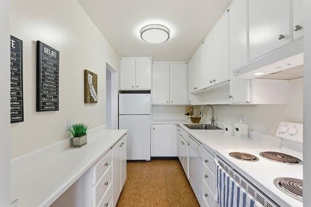 934 Peninsula Avenue 411, San Mateo, CA 94401