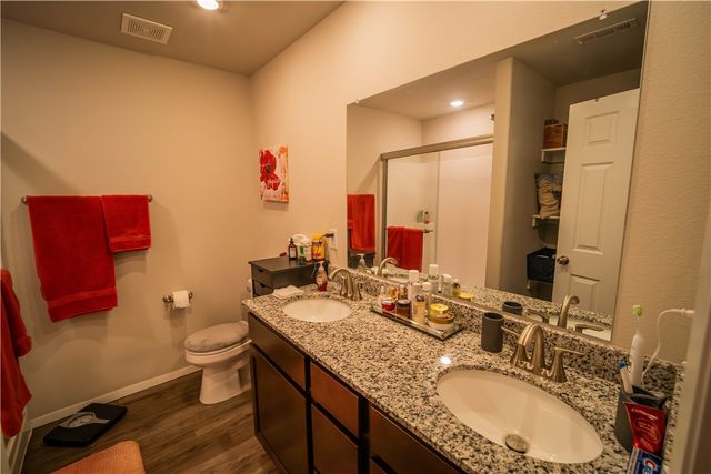 109 W Gillian Avenue, Rogers, AR 72758