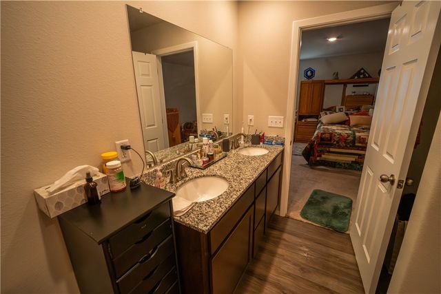 109 W Gillian Avenue, Rogers, AR 72758