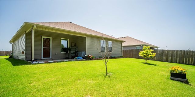 109 W Gillian Avenue, Rogers, AR 72758