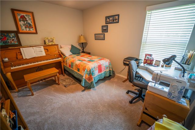 109 W Gillian Avenue, Rogers, AR 72758