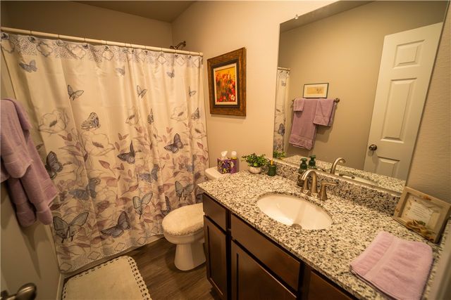 109 W Gillian Avenue, Rogers, AR 72758