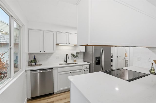 102 E Weile Ave, Spokane, WA 99208