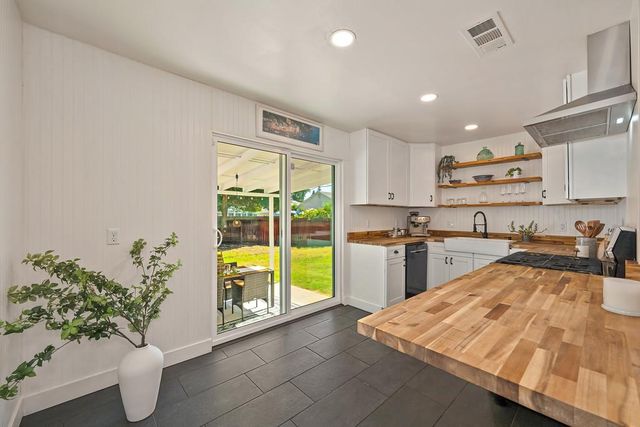 605 Westacre Rd, West Sacramento, CA 95691