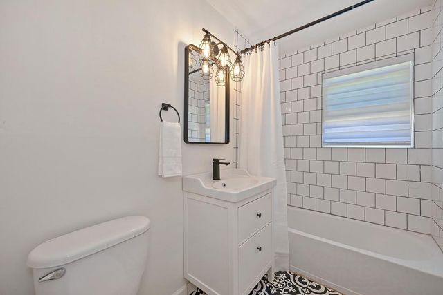 605 Westacre Rd, West Sacramento, CA 95691