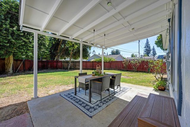 605 Westacre Rd, West Sacramento, CA 95691