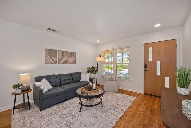 605 Westacre Rd, West Sacramento, CA 95691