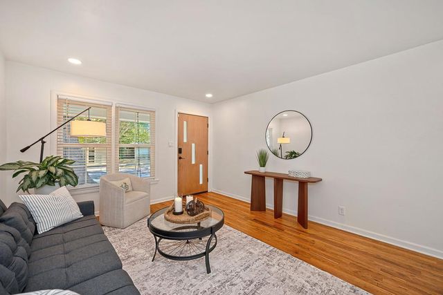 605 Westacre Rd, West Sacramento, CA 95691