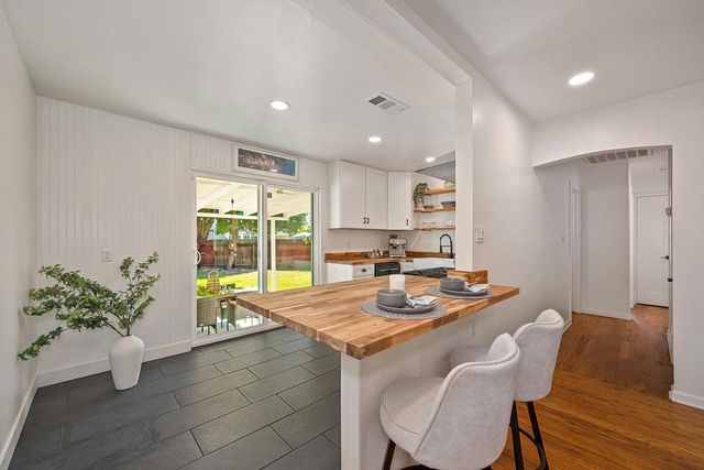 605 Westacre Rd, West Sacramento, CA 95691