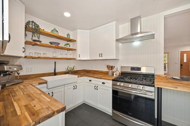 605 Westacre Rd, West Sacramento, CA 95691