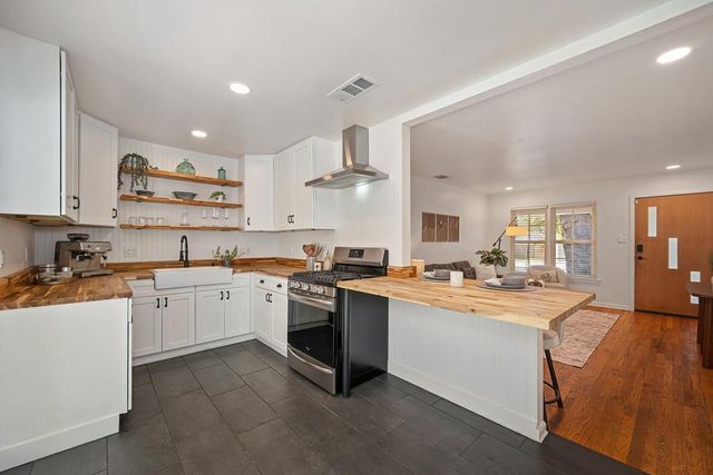 605 Westacre Rd, West Sacramento, CA 95691