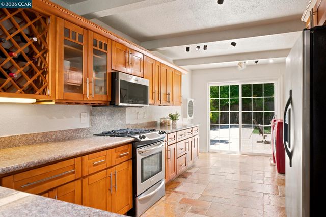 161 Diablo Ct, Pleasant Hill, CA 94523
