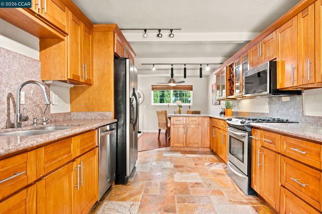 161 Diablo Ct, Pleasant Hill, CA 94523