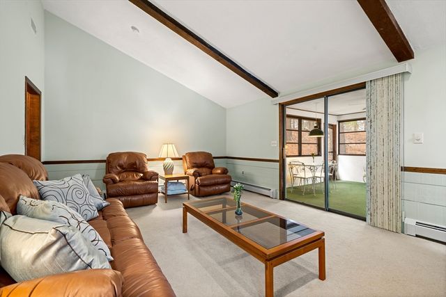 2 Garfield Ln W, Andover, MA 01810