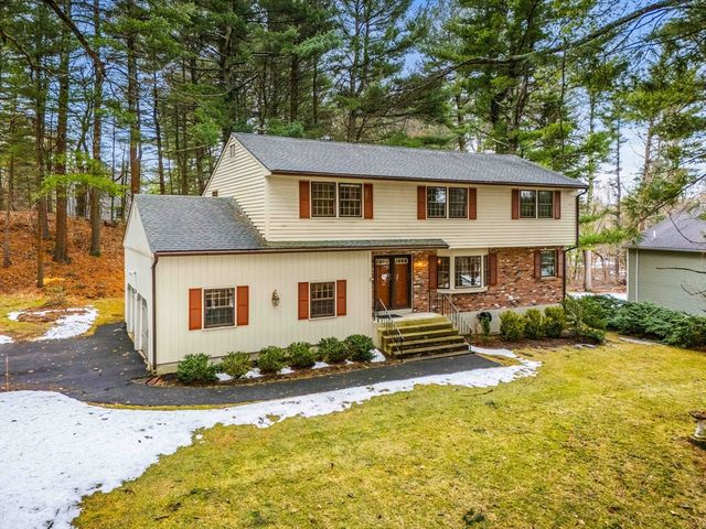 2 Garfield Ln W, Andover, MA 01810