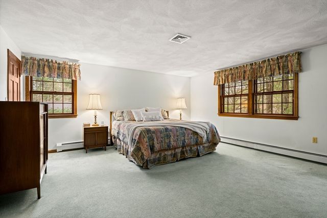 2 Garfield Ln W, Andover, MA 01810