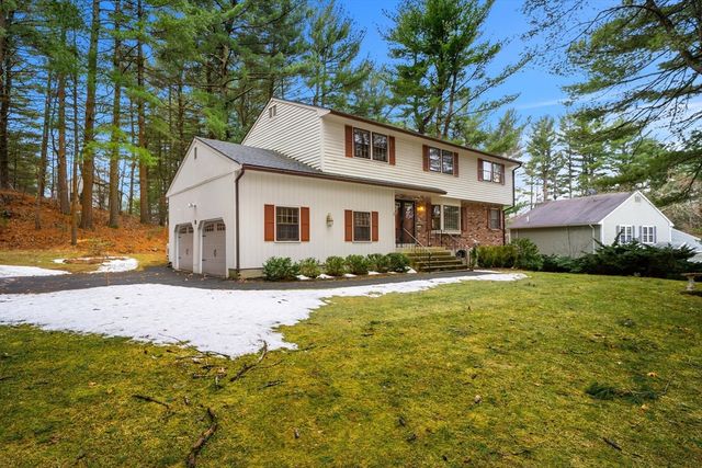 2 Garfield Ln W, Andover, MA 01810