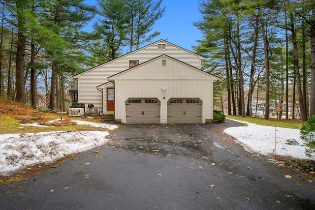 2 Garfield Ln W, Andover, MA 01810