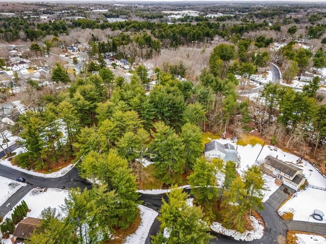 2 Garfield Ln W, Andover, MA 01810