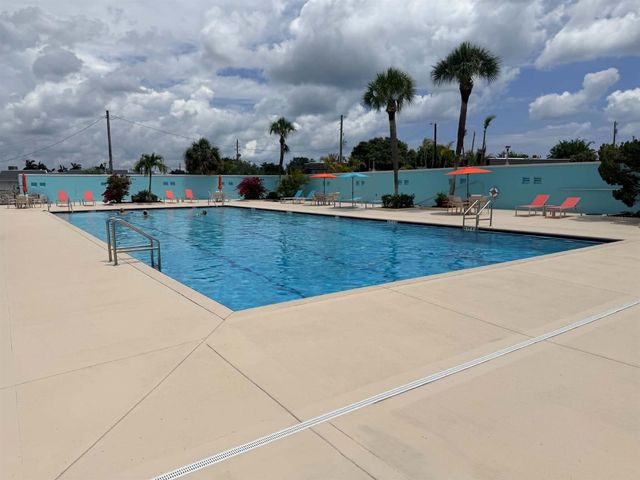 1176 Bayshore Drive 205, Fort Pierce, FL 34949