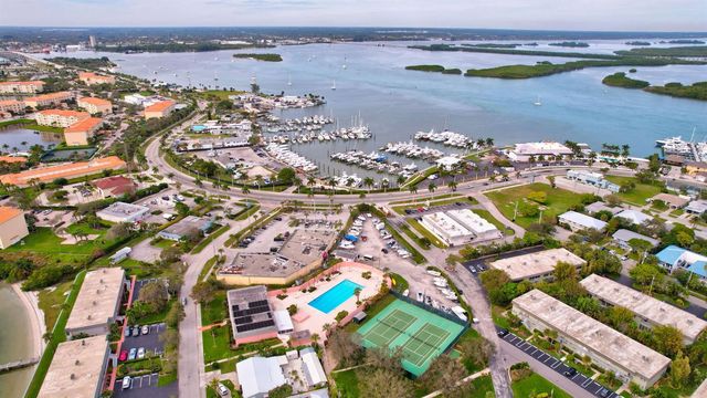 1176 Bayshore Drive 205, Fort Pierce, FL 34949