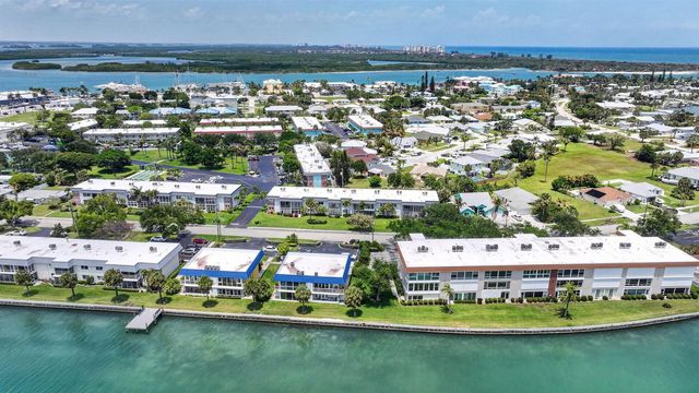 1176 Bayshore Drive 205, Fort Pierce, FL 34949