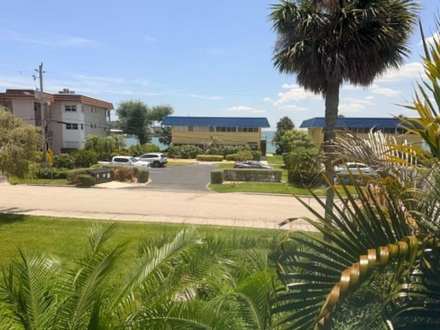 1176 Bayshore Drive 205, Fort Pierce, FL 34949