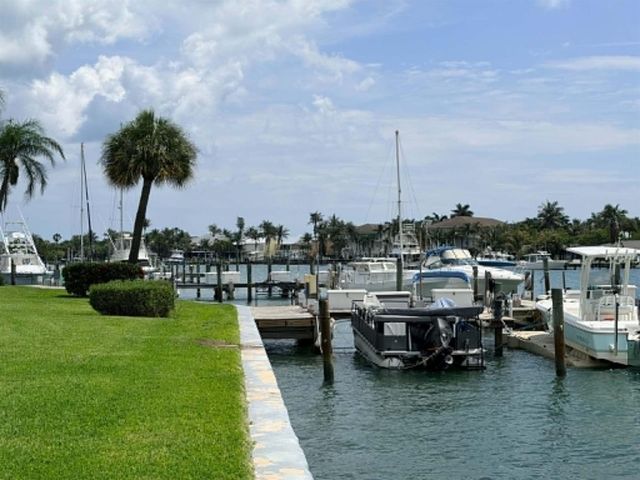 1176 Bayshore Drive 205, Fort Pierce, FL 34949