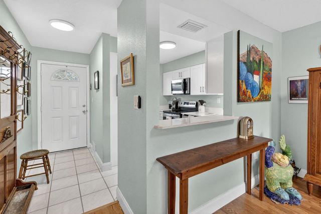 1176 Bayshore Drive 205, Fort Pierce, FL 34949