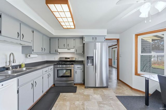 4216 Hickory Ridge Drive, Woodburn, IN 46797