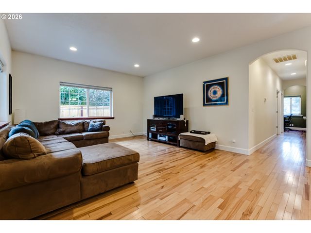 4054 ALDER St, Eugene, OR 97405