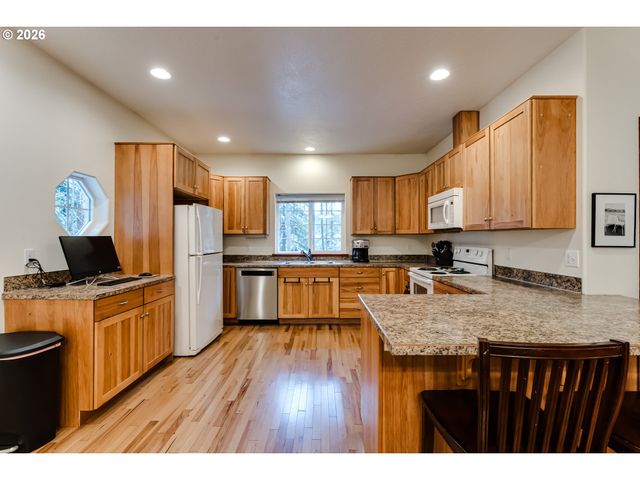 4054 ALDER St, Eugene, OR 97405