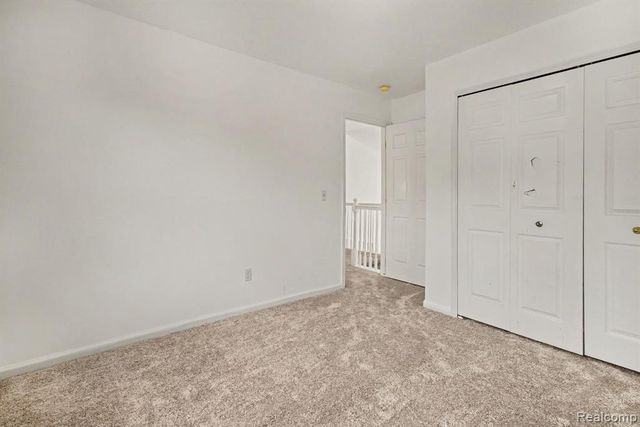 19144 Red Oak Lane, Brownstown, MI 48193