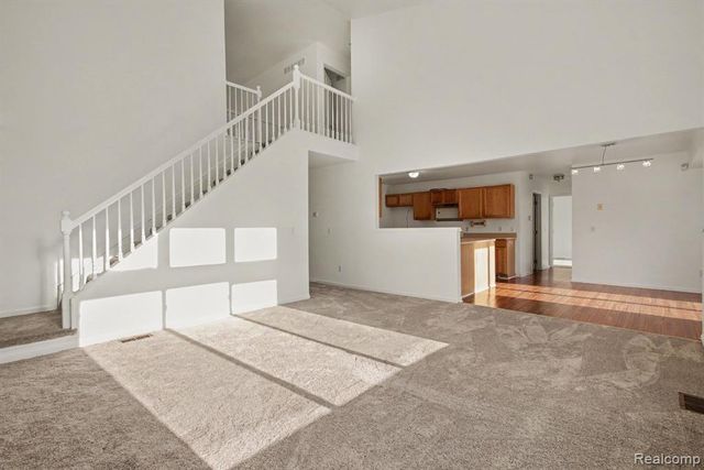 19144 Red Oak Lane, Brownstown, MI 48193