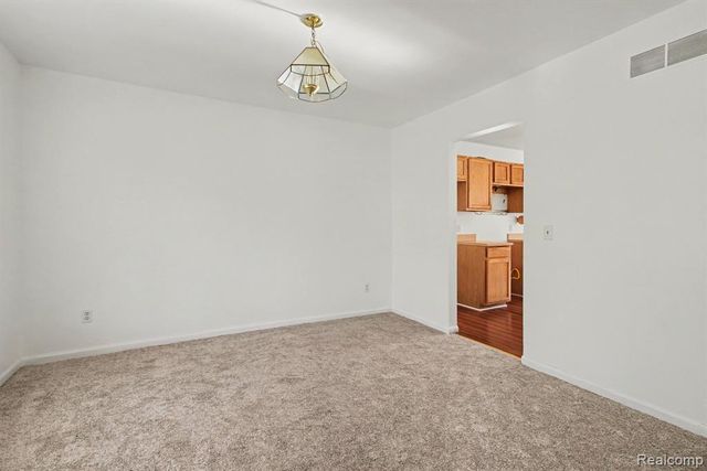 19144 Red Oak Lane, Brownstown, MI 48193