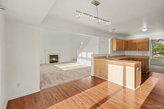 19144 Red Oak Lane, Brownstown, MI 48193
