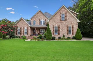 2208 Higgins Ln, Murfreesboro, TN 37130