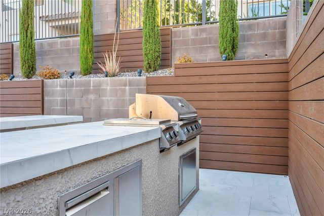 253 Robledo Street, Las Vegas, NV 89138