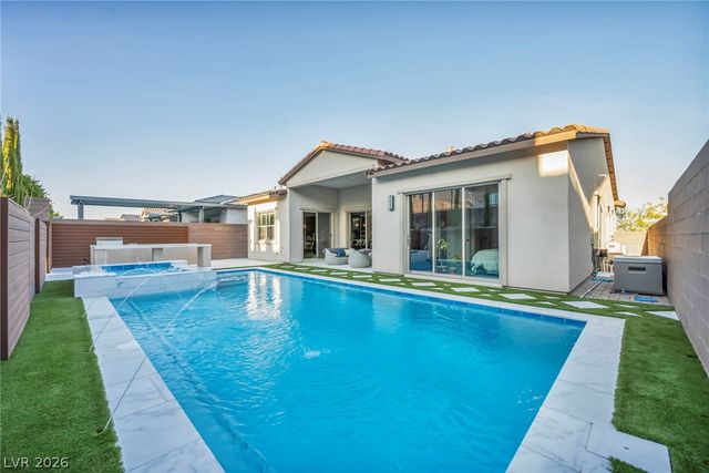253 Robledo Street, Las Vegas, NV 89138