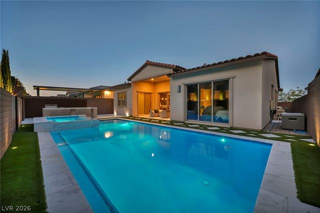 253 Robledo Street, Las Vegas, NV 89138