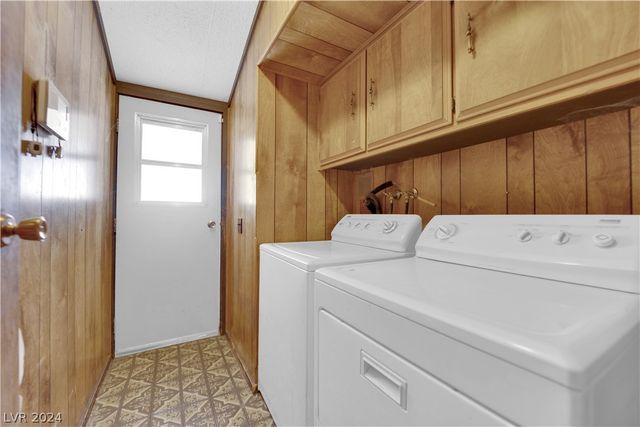 601 West Street, Pahrump, NV 89048